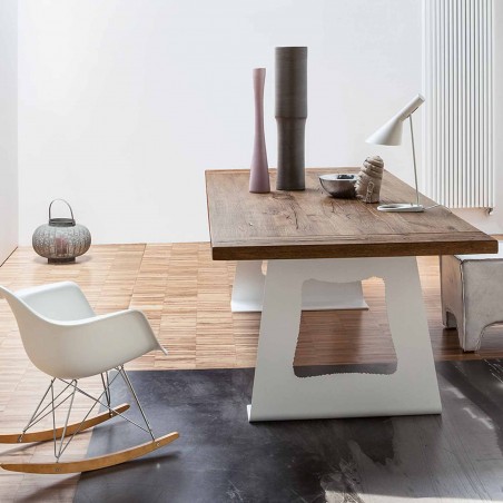 Devina Nais  - Table Reverse - Fer