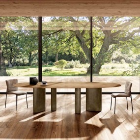 Lago - Hoa Table