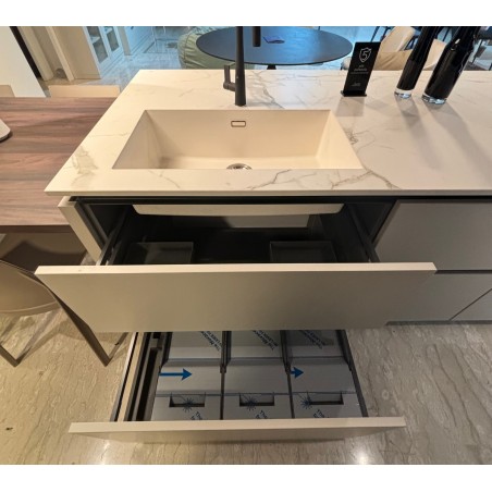 Forma 2000 - Laminate Kitchen with Island