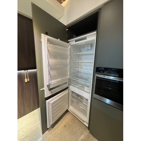 Forma 2000 - Laminate Kitchen with Island