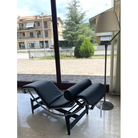 Cassina - 4 Chaise Longue à réglage continu durable LC4